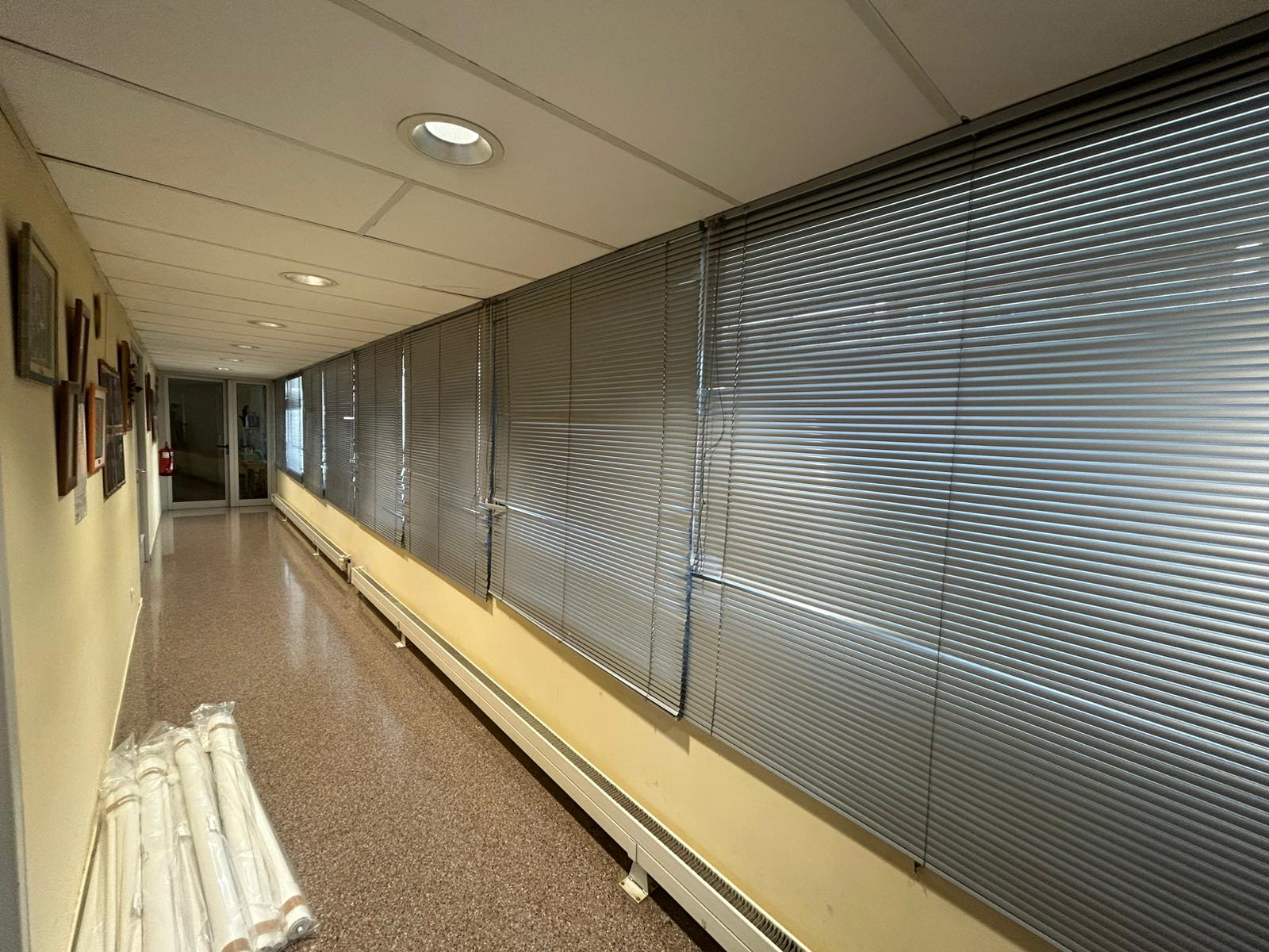 Generalitat centre Prosperitat, antes (cortinas viejas).