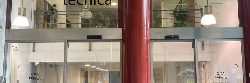 Entrada tienda de cortinas en Barcelona Cortina Tecnica