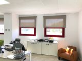 Instalación de cortinas enrollables con tejido técnico screen en oficinas de Hospitalet de Llobregat