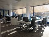 Cortinas enrollables en oficina Barcelona sala grande