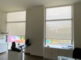 Cortinas enrollables tejido screen instaladas en oficina de Cornellá de Llobregat
