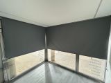 Instalación de estores enrollables con tejido opaco, referencia Opaque y color 03.9139, en Tanatorio de Barcelona