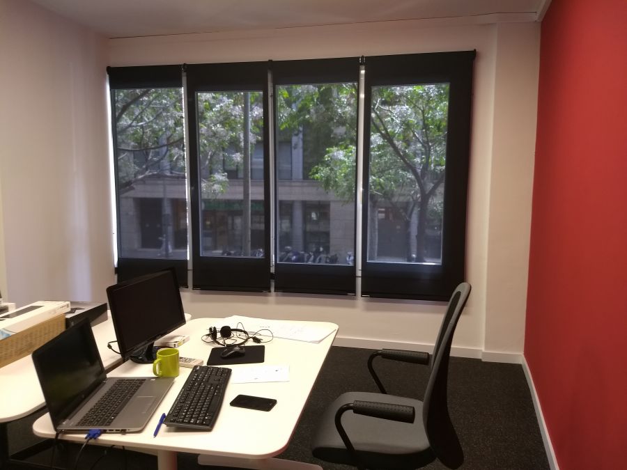  enrollables_oficina_ebony_calle_berlin_barcelona