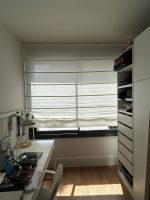 Instalación de cortinas plegables con tejido lino 100% Copenhague , referencia Litoral y color 02, en vivienda de Barcelona